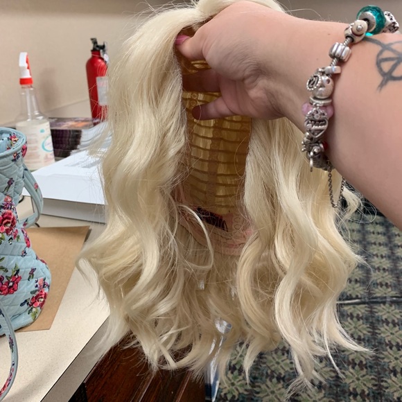 Blonde Swiss lace wig - Picture 2 of 4